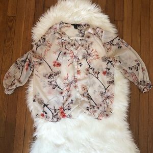 H&M 3/4 sleeve floral blouse
